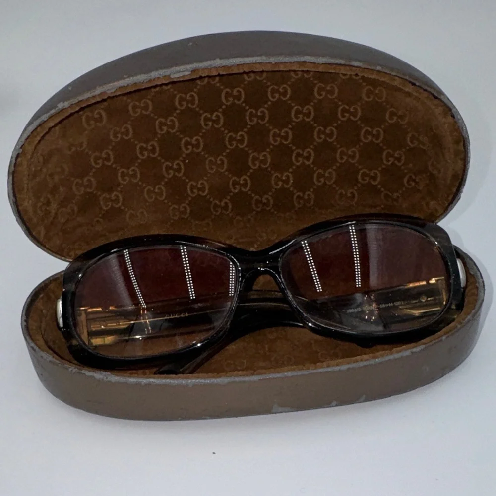 Vintage Gucci Women's Grey Sunglasses